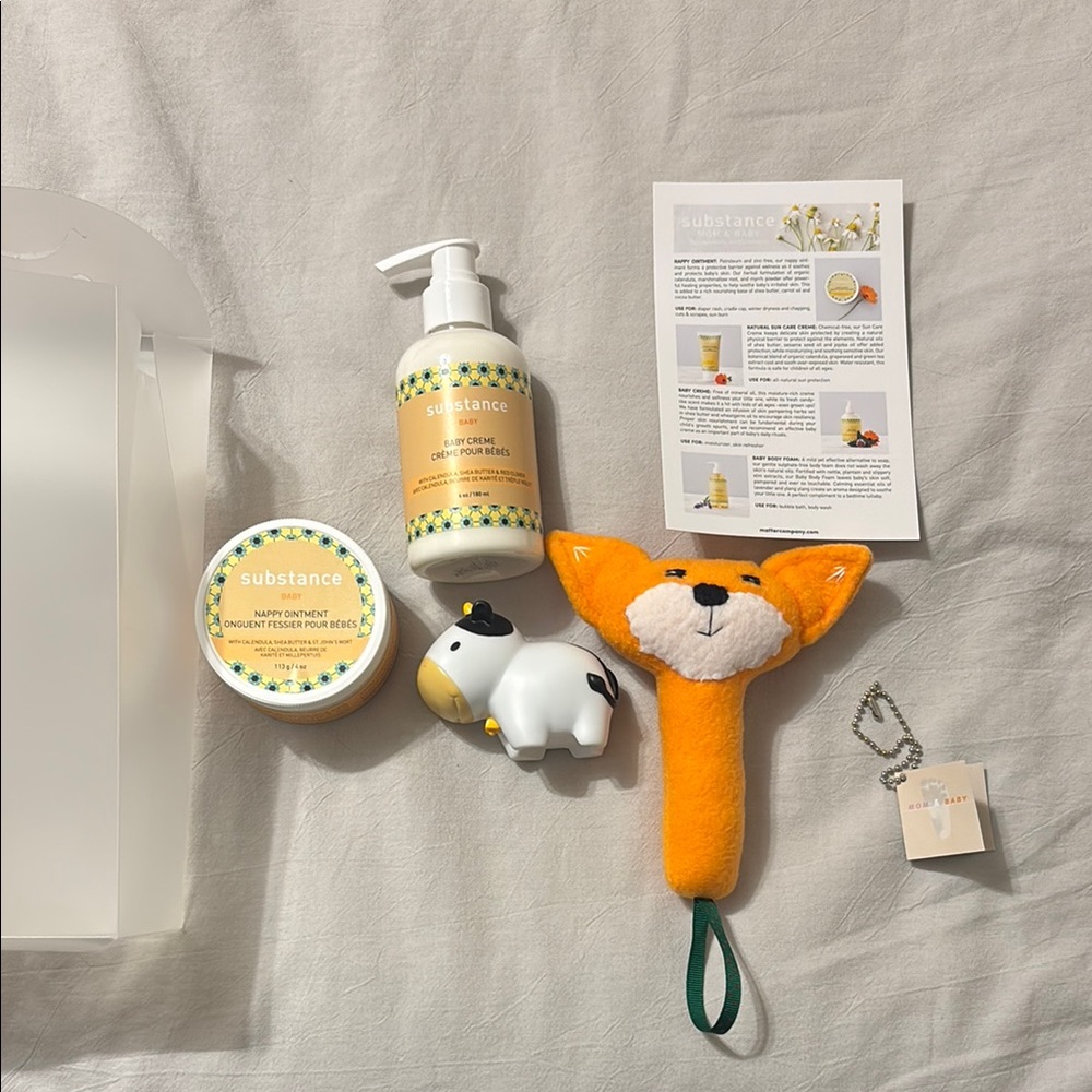 Cheerful Orange and White Bath and Body Collection for baby